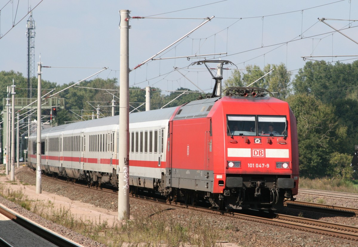 101 047 mit IC 2373 (Stralsund Hbf–Heidelberg Hbf) am 12.09.2014 in Ashausen