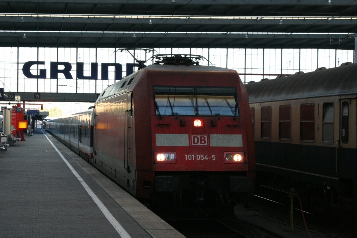 101 054-5 mit Talgo München Hbf 06.08.2007