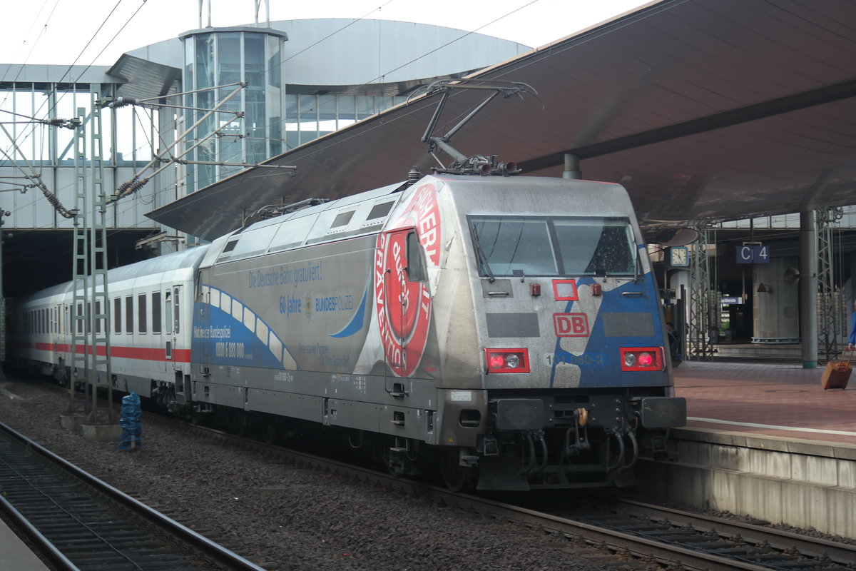 101 060  Die Deutsche Bahn gratuliert! 60 Jahre Bundespolizei.  am 18.05.2014 in Kassel-Wilhelmshöhe.