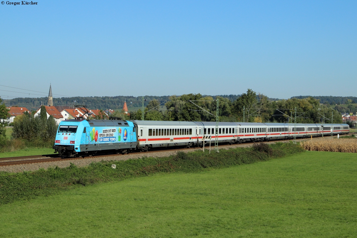 101 102 mit dem IC 1196 (München-Frankfurt) bei Heidelsheim, 02.10.2015.