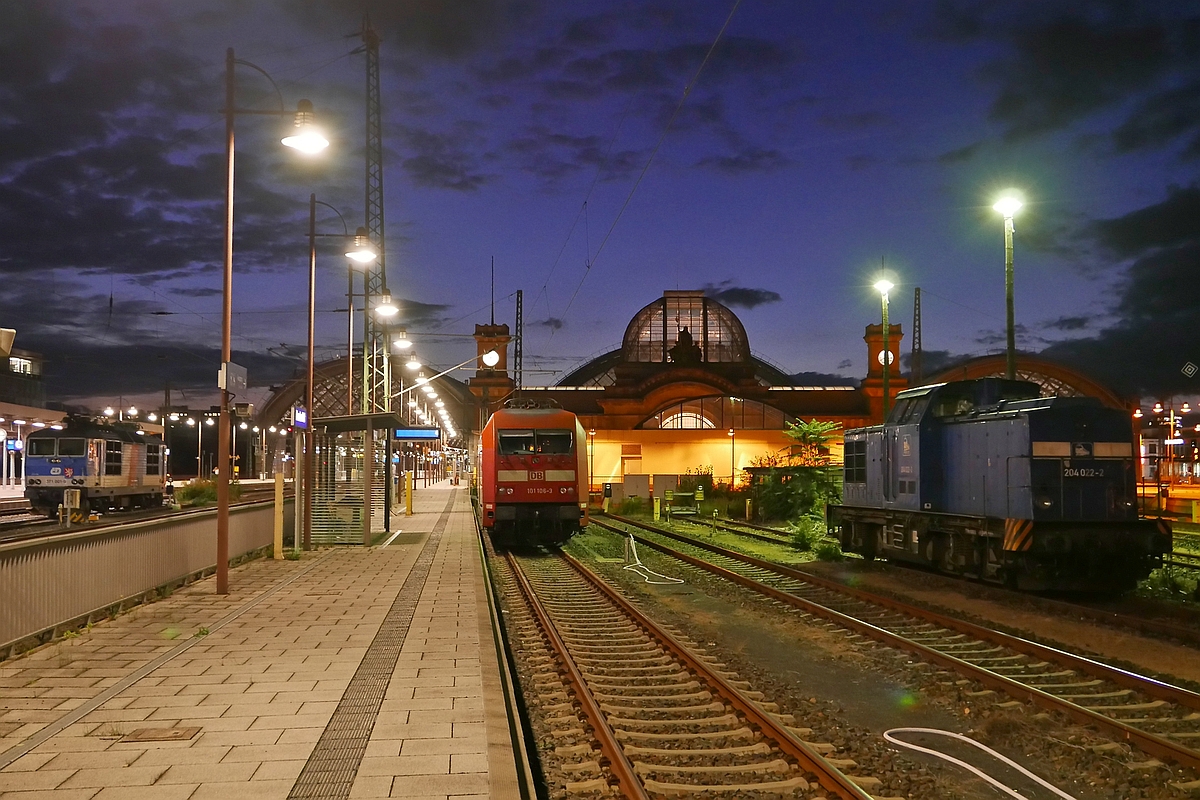 101 106-3 und 204 022-2 der PRESS in der Abstellgruppe des Dresdener Hauptbahnhofs (13.09.2017).