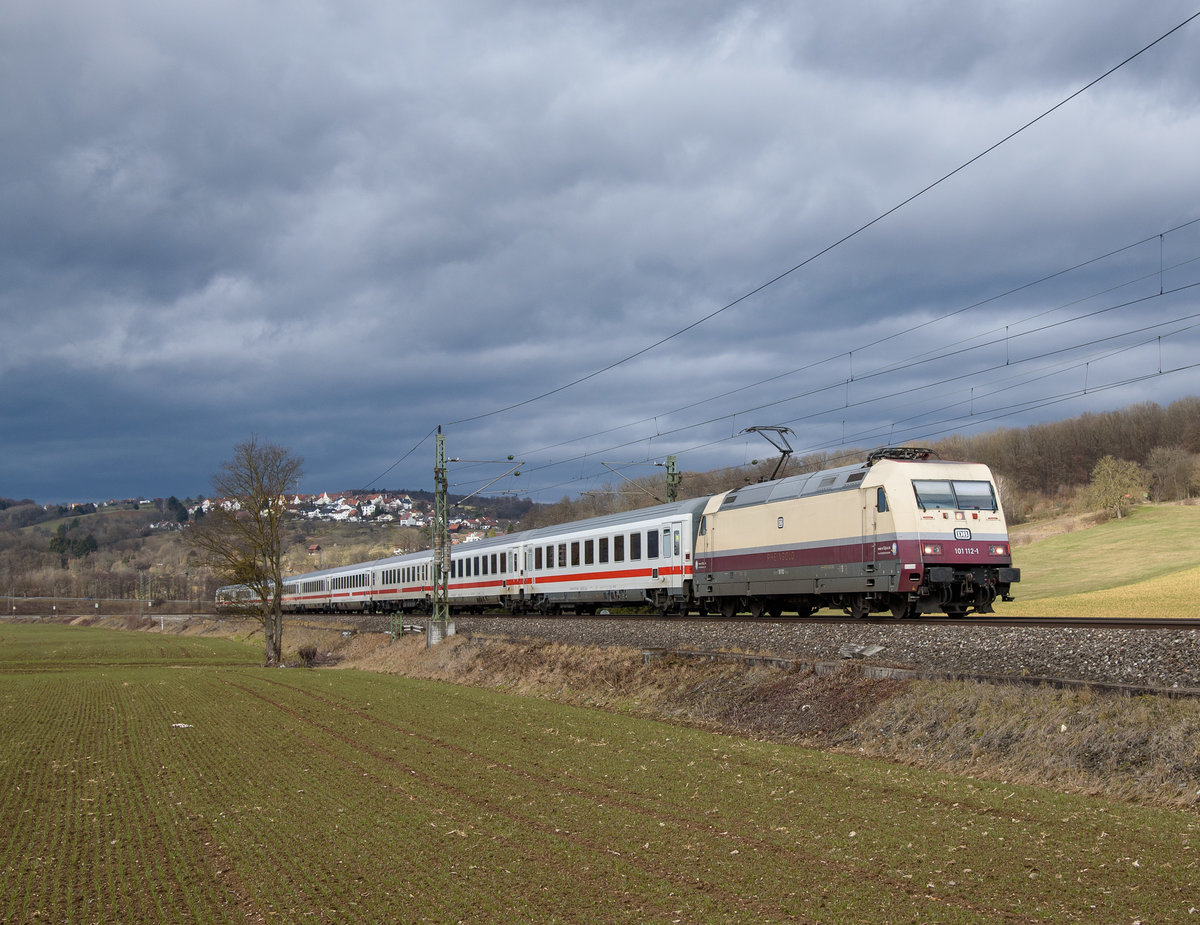101 112 ''Rheingold''mit IC 2093 nach München HBF.(Uhingen(Fils)9.2.2019).