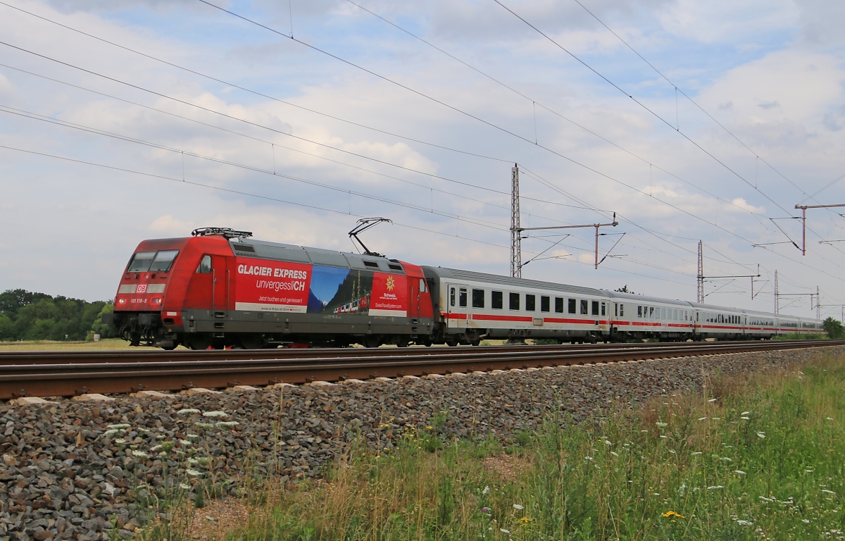 101 118-8 mit IC aus Richtung Hannover Hbf kommend. Aufgenommen in Dedensen-Gümmer am 24.07.2015.