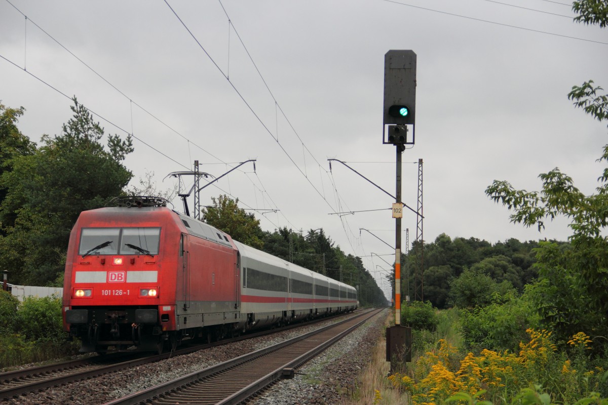101 126-1 DB bei Bamberg am 11.09.2013.