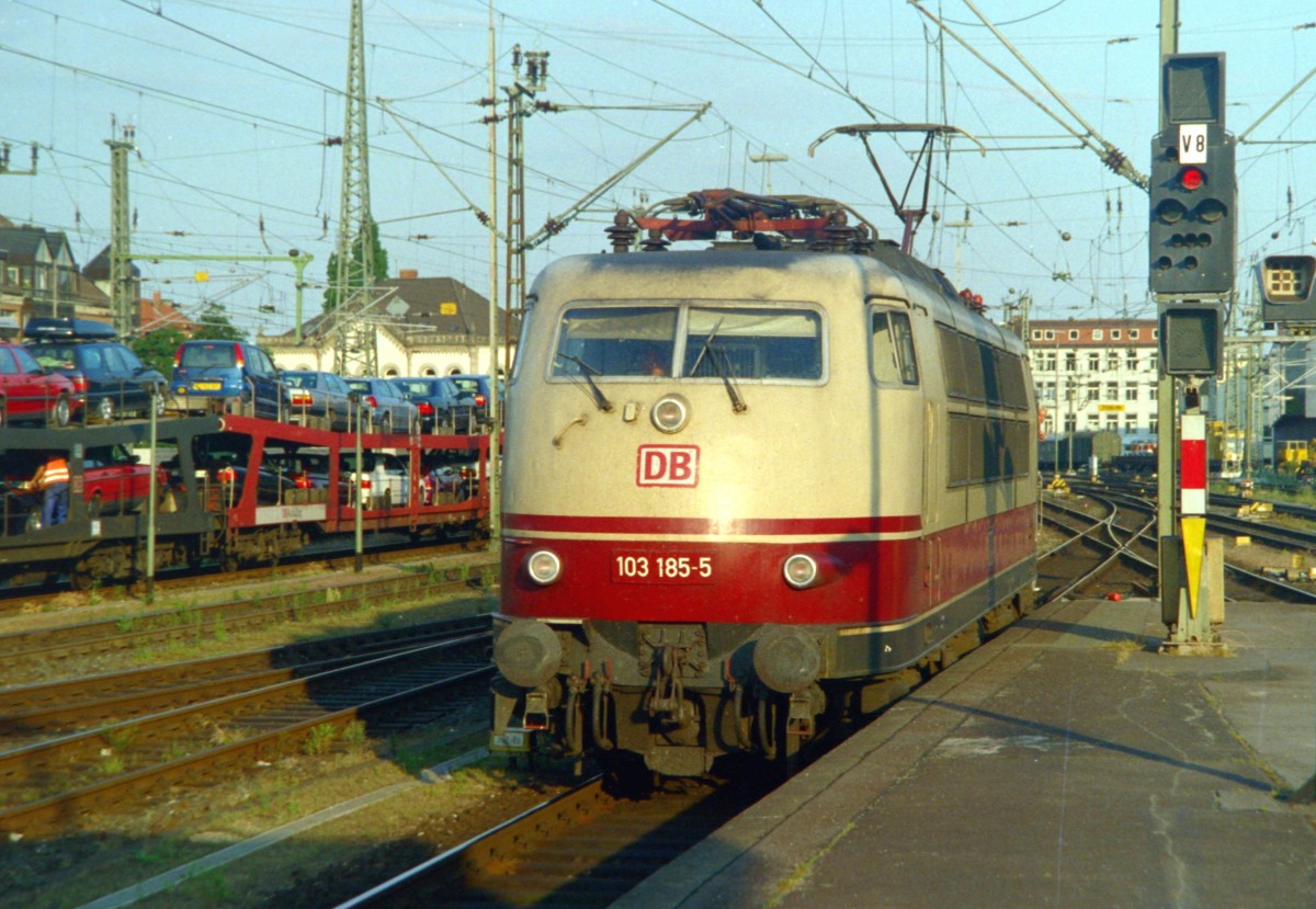 103 185 am 11.07.1999 in Hannover Hbf