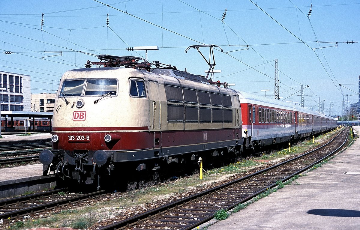 103 203  München - Ost  22.04.00 