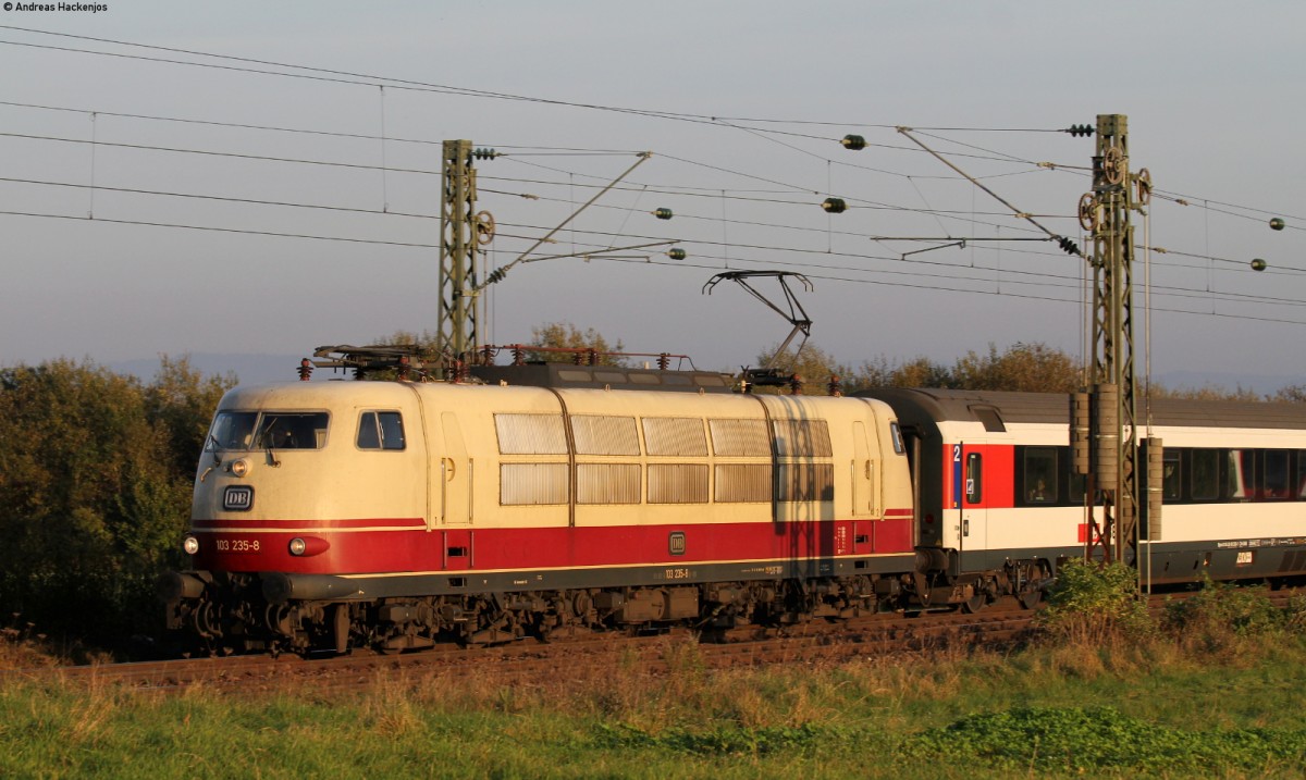 103 235-8 mit dem IC 184 (Zürich HB-Stuttgart Hbf) bei Welschingen 31.10.14