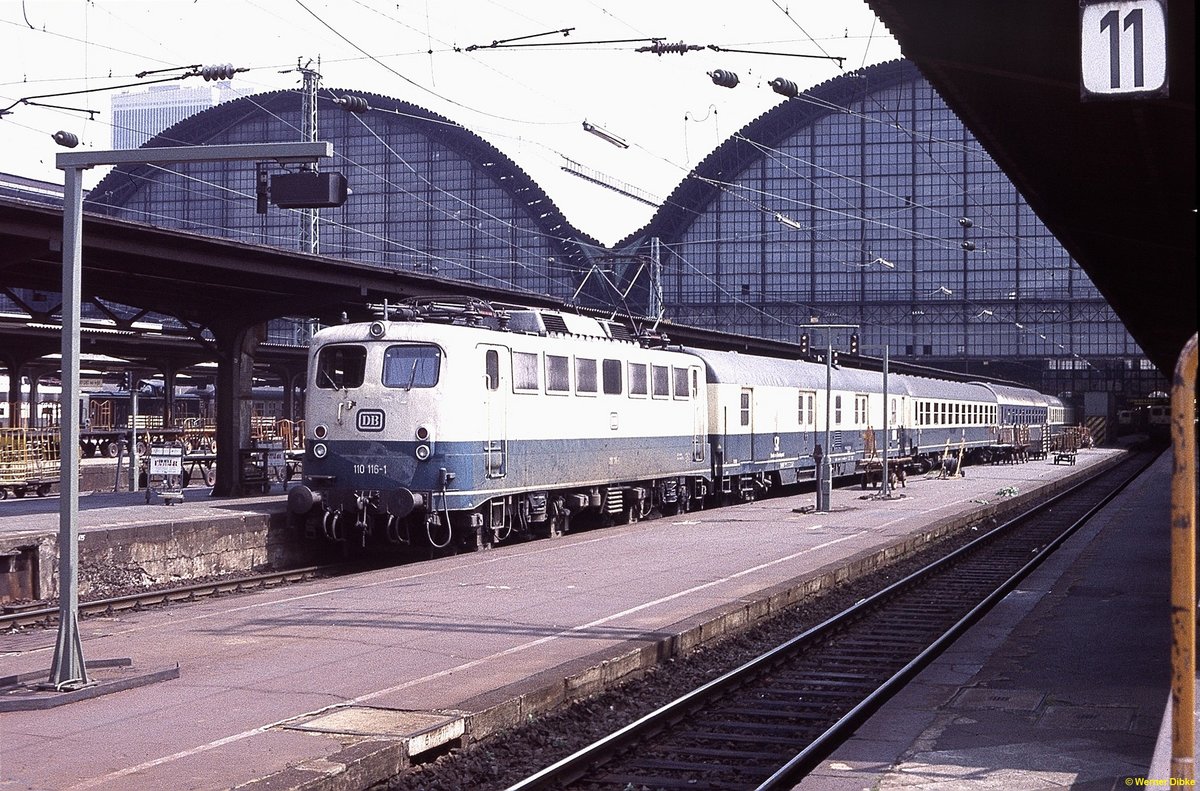 110 116 vor E 3024 nach Göttingen im Hbf. Frankfurt/Main - 17.06.1990