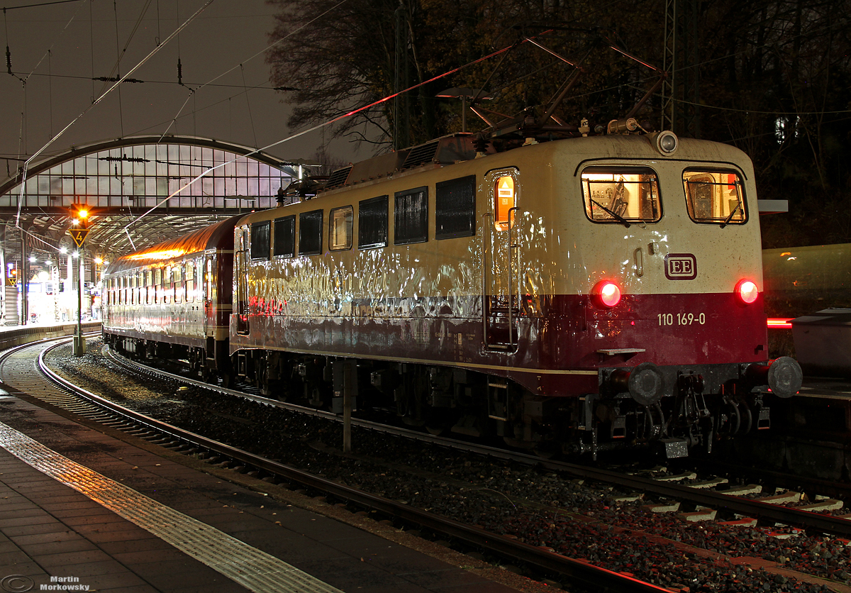 110 169 am Zugschluss des Sonderzuges in Aachen Hbf am 01.12.2018