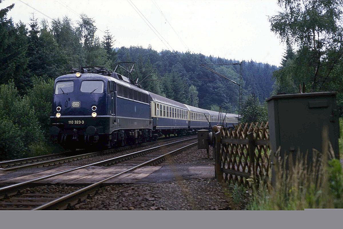 110323 am Rahrbacher Tunnel am 10.7.1986 um 15.10 Uhr Richtung Siegen.