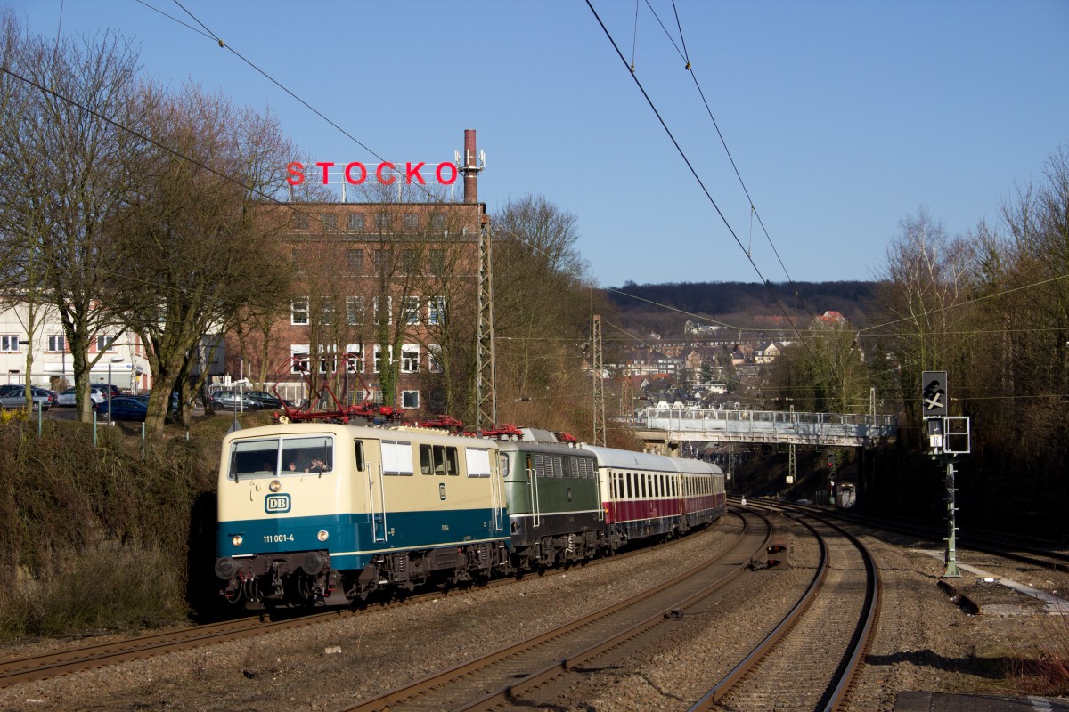 111 001-4 & E40 128 mit dem DBM 91341 (Hamburg-Harburg - Koblenz Lützel) in Wuppertal-Sonnborn am 12.03.15