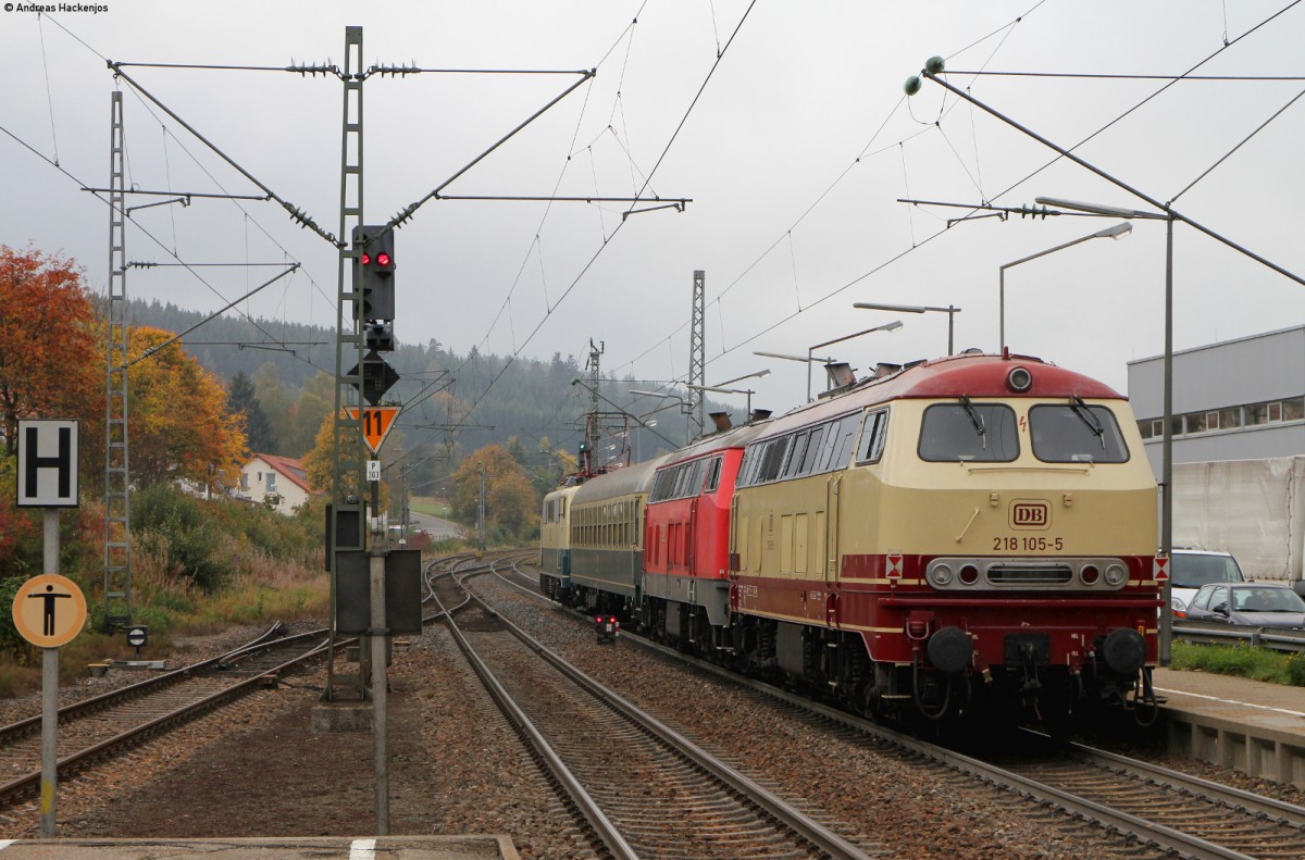 111 001-4; 218 460-4 und 218 105-5 mit dem Lr 91341 (Konstanz-Koblenz Lütztel Mitte) in St.Georgen 19.10.15