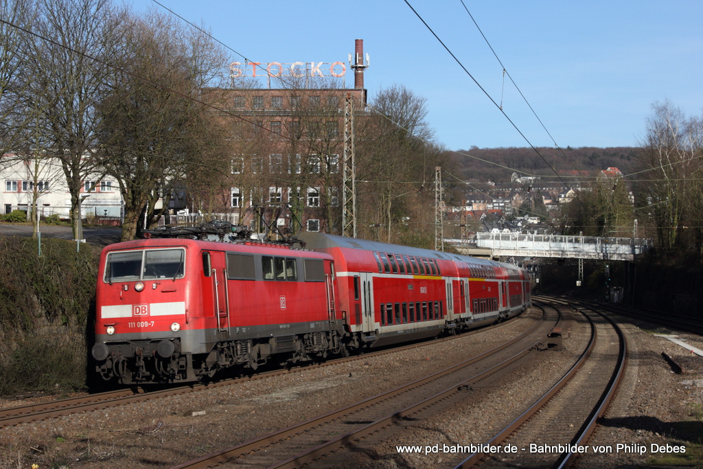 111 009-7 (DB Regio) mit dem RE4 in Richtung Aachen Hbf in Wuppertal Sonnborn, 9. März 2014