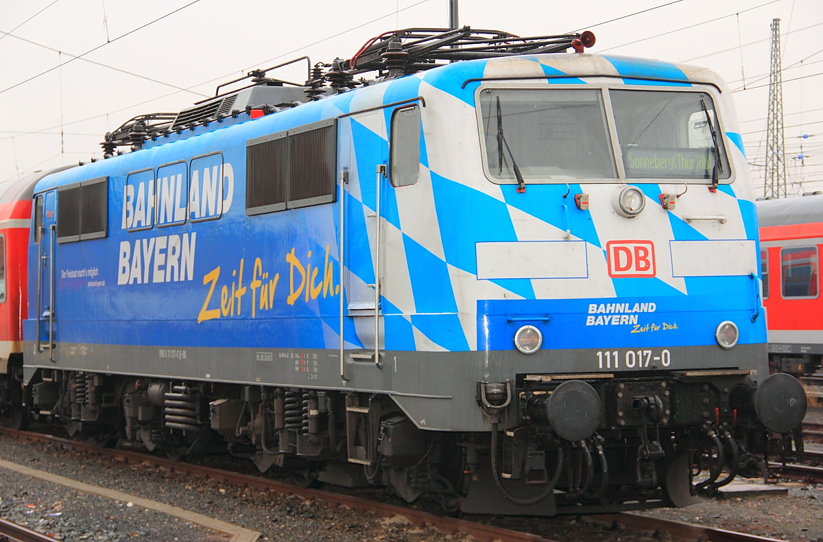 111 017-0 DB Regio in Lichtenfels am 01.11.2012.