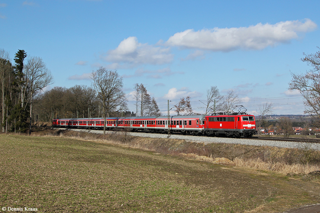 111 036 mit M 79019 am 28.02.2014 bei Aßling.