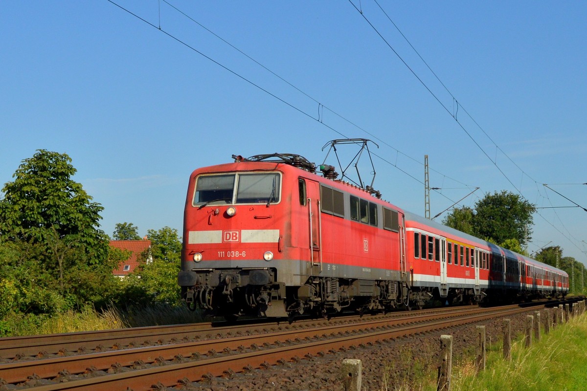 111 038-6 am 04.07.2014 in Voerde (Niederrhein).