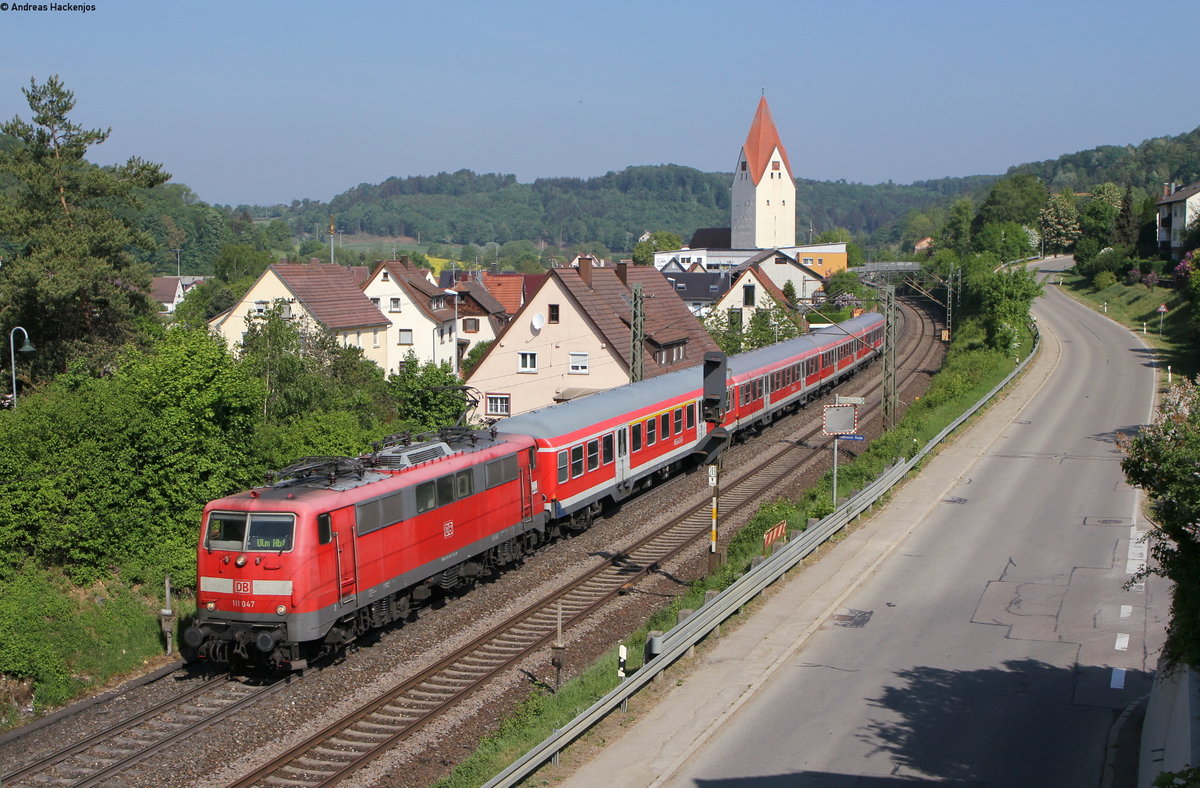 111 047-7 mit der RB 19219 (Stuttgart Hbf-Ulm Hbf) bei Lonsee 12.5.18