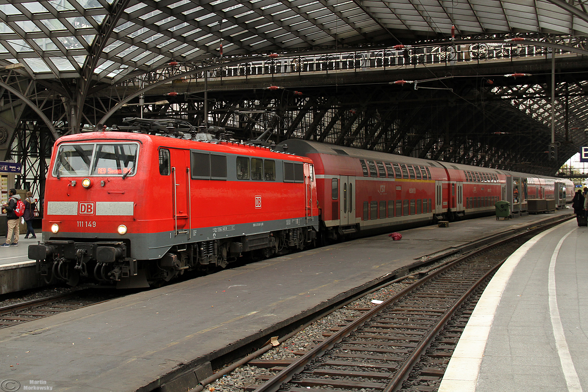 111 149 am RE9 nach Siegen am 27.10.2018 in Köln Hbf