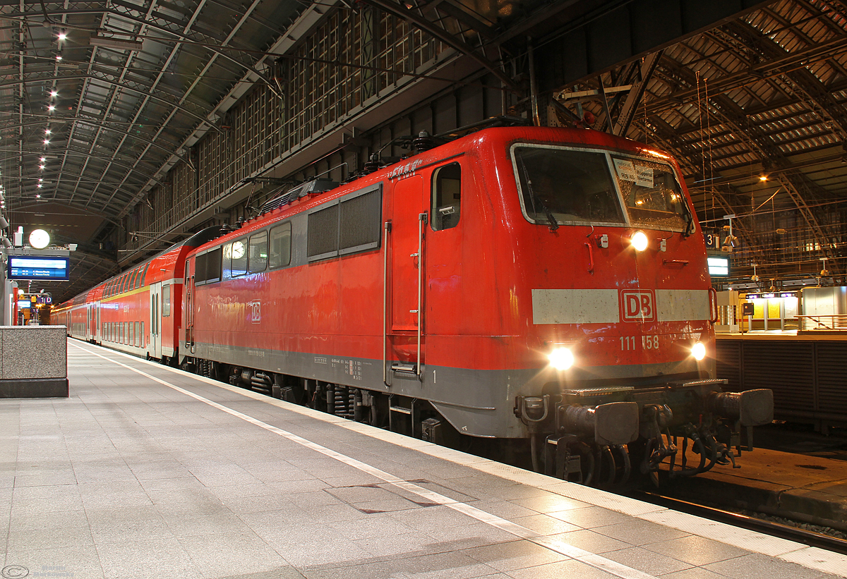 111 158 mit Ersatzzug 2 in NX Diensten als RB48 in Köln Hbf am 17.01.2018