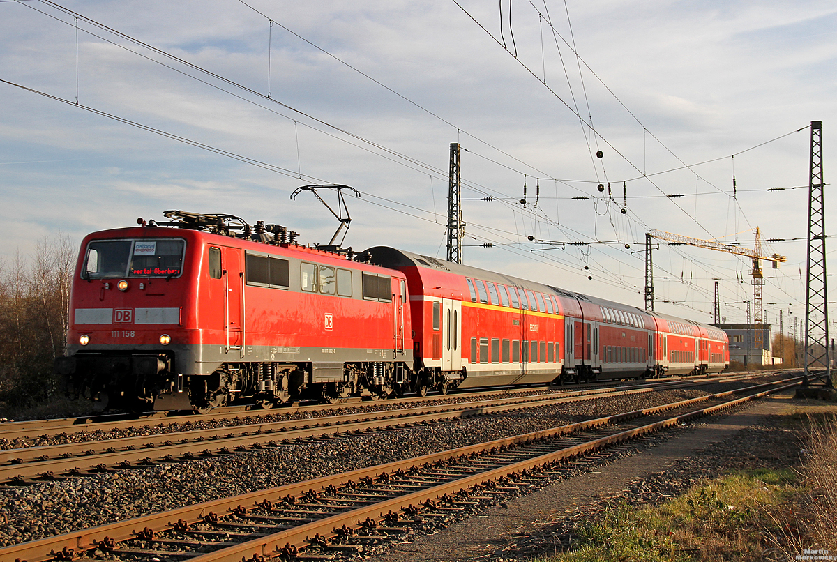 111 158 mit NX Ersatzzug bei Brühl am 18.02.2019