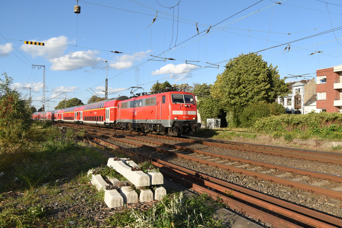 111 158 verlässt am Freitag den 21.9.2018 Rheydt Hbf in Richtung Aachen.