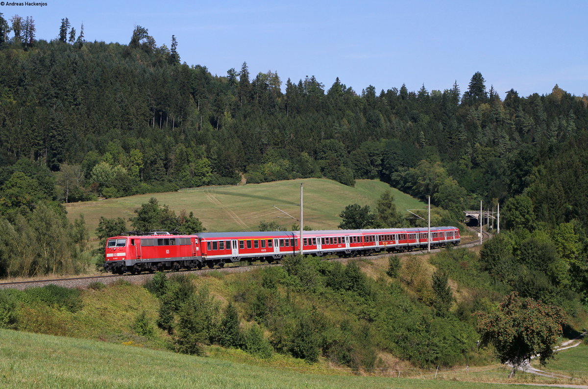 111 163-2 mit dem RE 19958 (Schwäbisch Hall-Hessental-Stuttgart Hbf) bei Mittelrot 12.9.16
