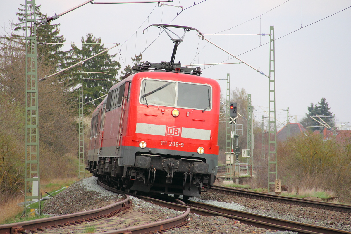 111 206-9 DB Regio bei Redwitz/ Rodach am 04.04.2012.