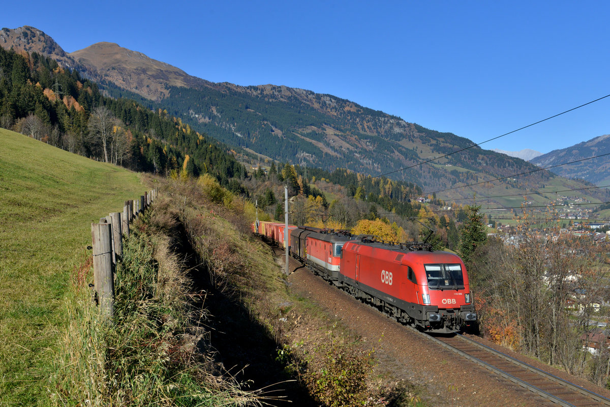 1116 086 + 1144 xxx mit einem Güterzug am 03.11.2015 bei Angertal. 
