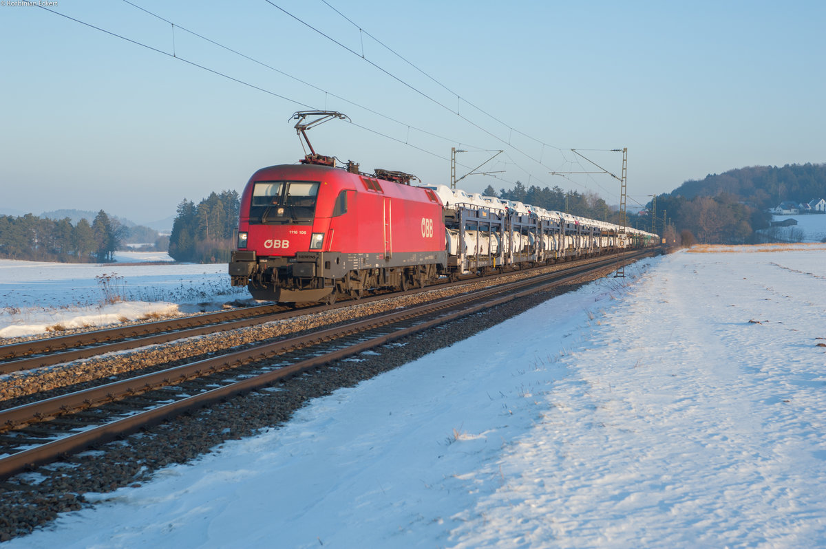 1116 106 mit einem Autotransportzug bei Seubersdorf Richtung Nürnberg, 21.01.2017