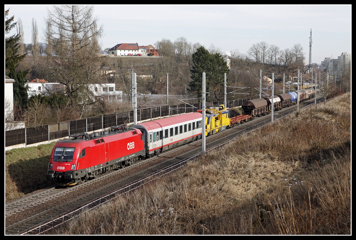 1116 106 mit Güterzug bei Leonding am 30.01.2019.
