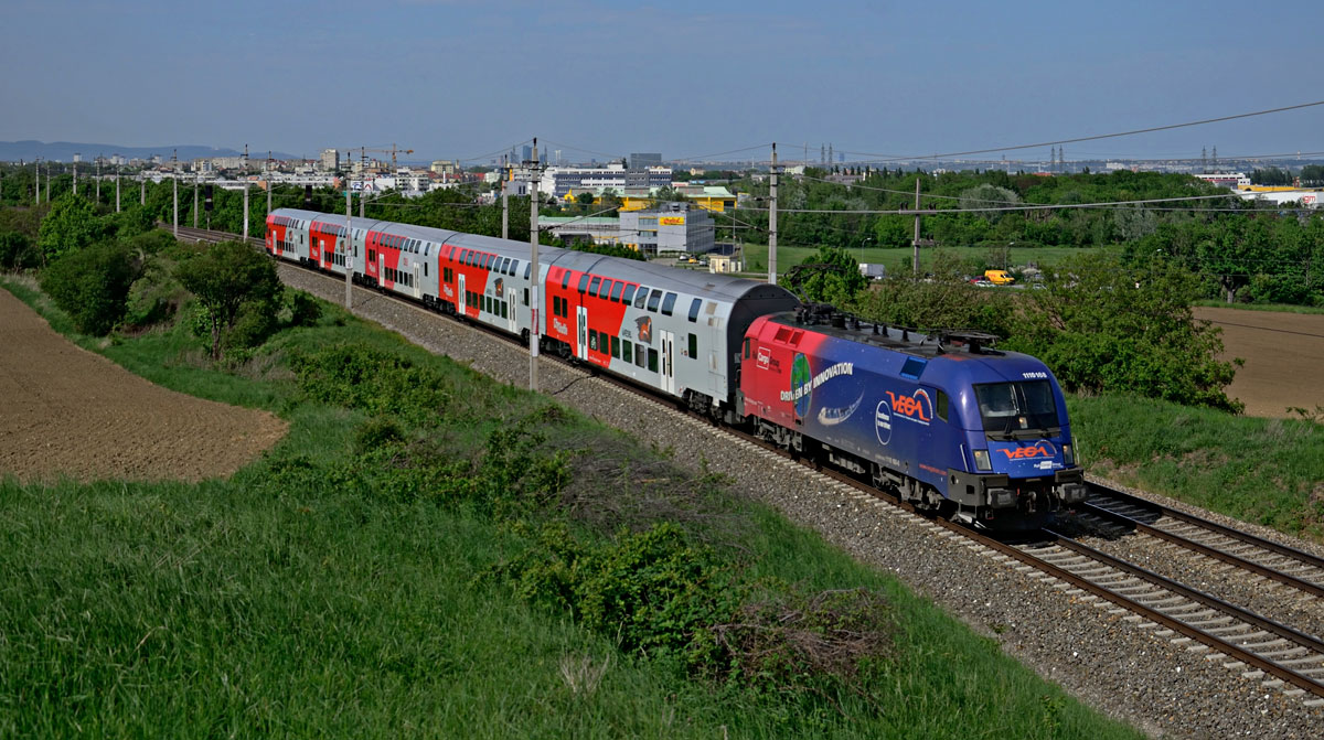 1116 168  Vegatrans & Rail Cargo Group Lok  mit R 2245 nach Payerbach Reichenau bei Mödling, 08.05.2015