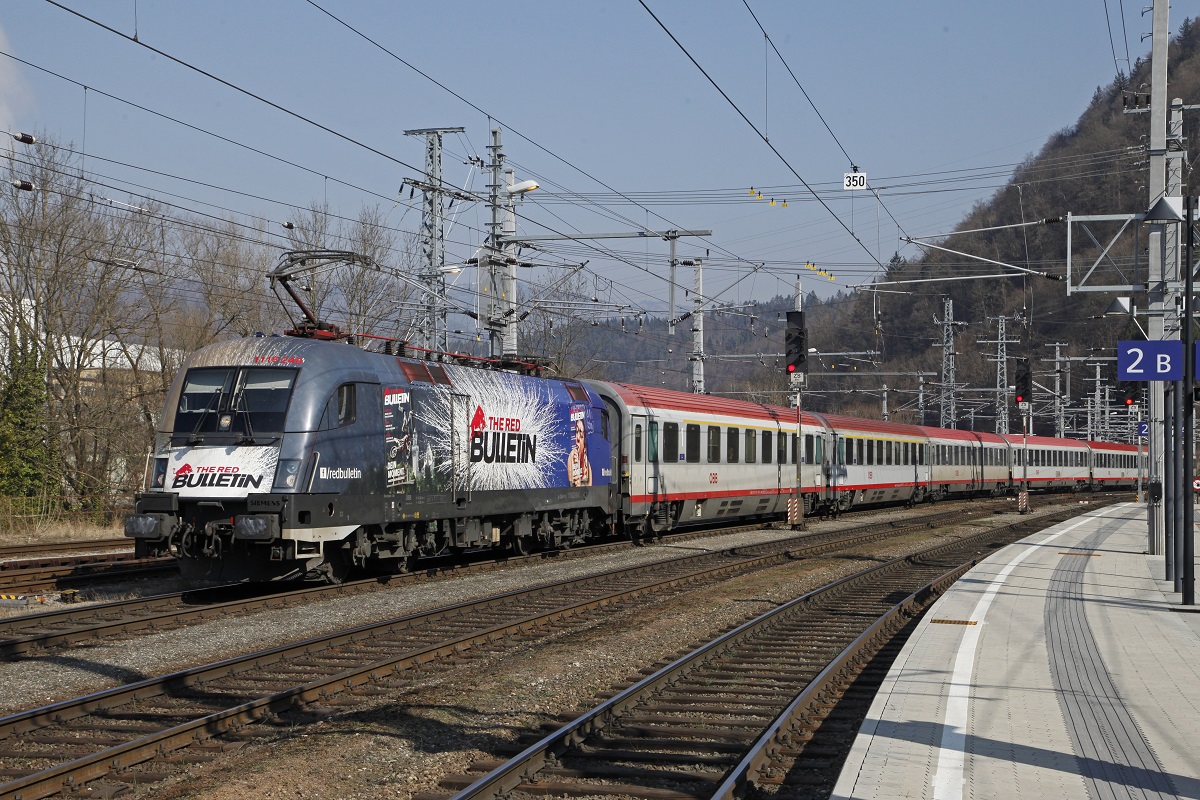 1116 248 mit Railjetersatzgarnitur am 21.03.2015 in Bruck/Mur.
