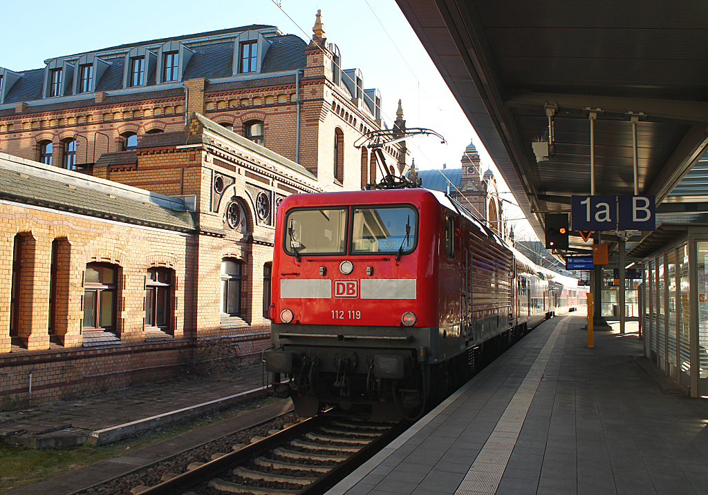 112 119-3 mit RE 7 (RE 4377) von Schwerin Hbf nach Ludwigslust in Schwerin Hbf am 31.12.2013