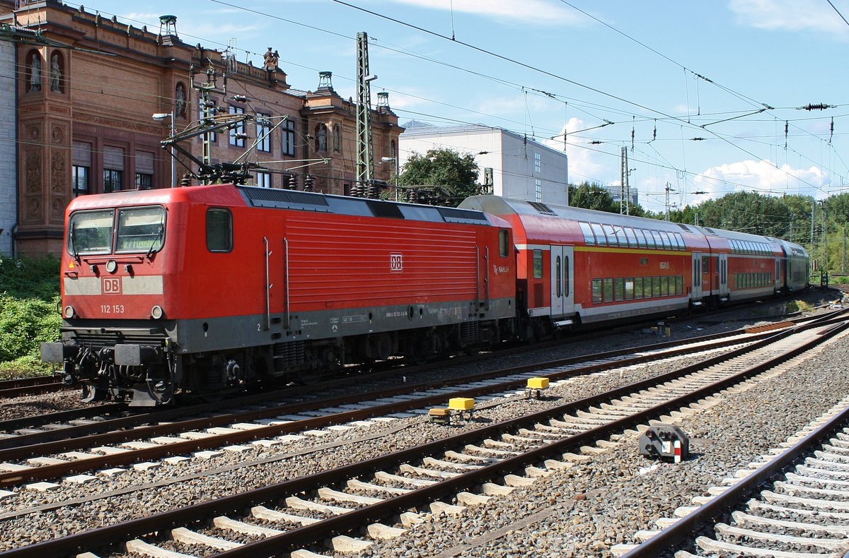 112 153 verlässt am 2.9.2017 mit dem RE7 (RE21068) nach Flensburg den Hamburger Hauptbahnhof.