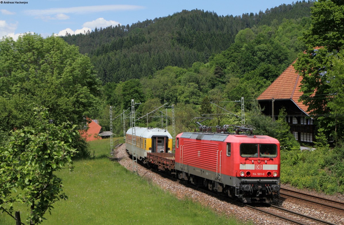 114 501-0 mit dem Mess ST 92221 (Offenburg - Singen (Htw)) bei Gutach 20.5.14