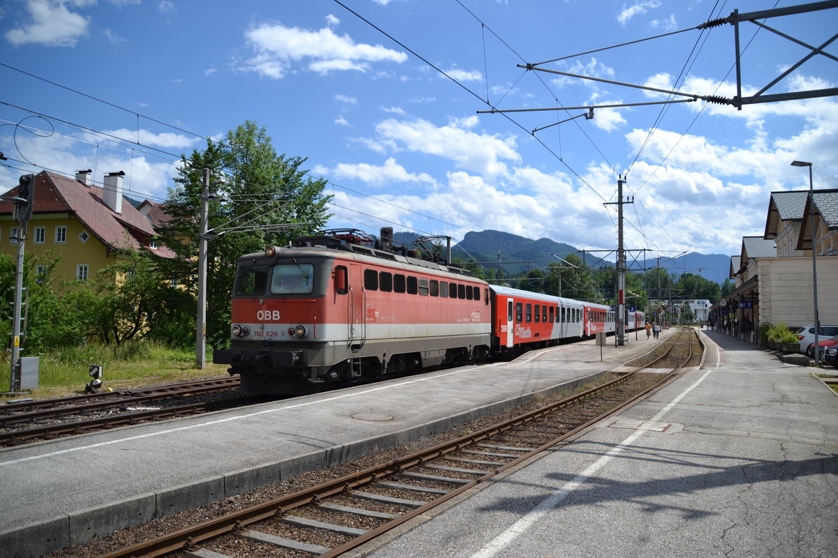 1142 626-9 ÖBB steht mit ihrem REX in Bad Ischl. 04.07.2017