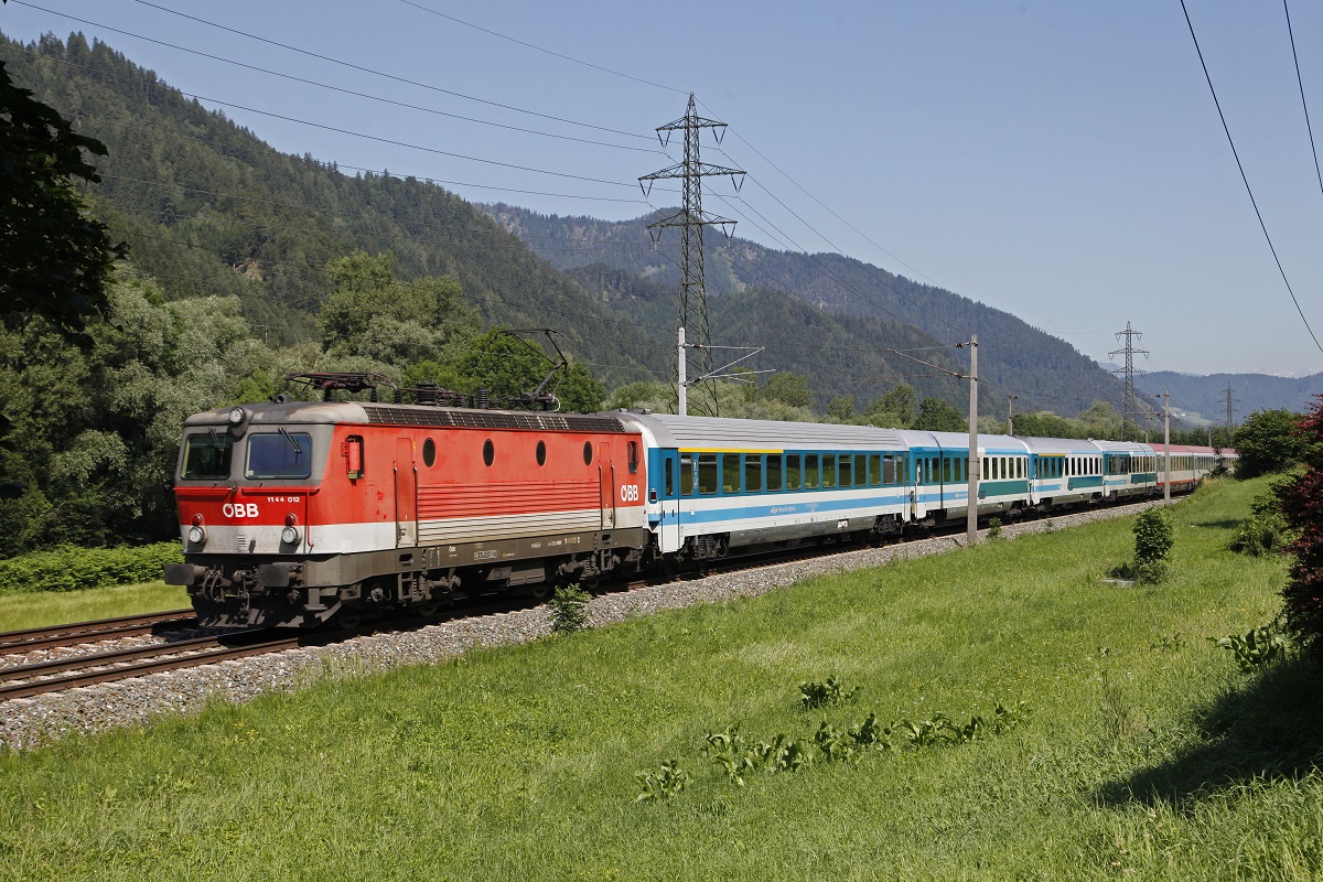 1144 012 mit EC151 bei Mixnitz am 23.06.2016.