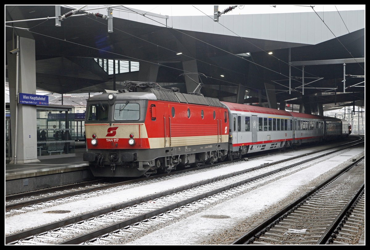 1144 117 ist am 20.12.2018 soeben mit EC158 in Wien Hbf. angekommen.