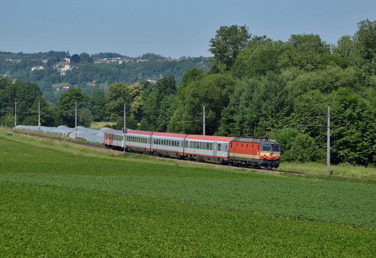 1144 117 war am 15.06.2017 mit dem IC 502 zwischen Kremsmünster und Rohr unterwegs!