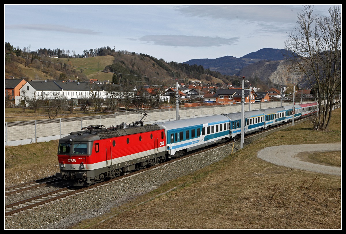 1144 210 mit EC151 bei Stübing am 26.02.2019.