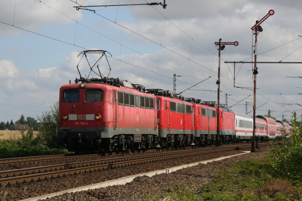 115 198-4 + 91 80 6 111 149-1  D-DB + 111 013-9 + 91 80 6 143 242-6 D-DB Einfahrt Bennigsen 23.07.2008