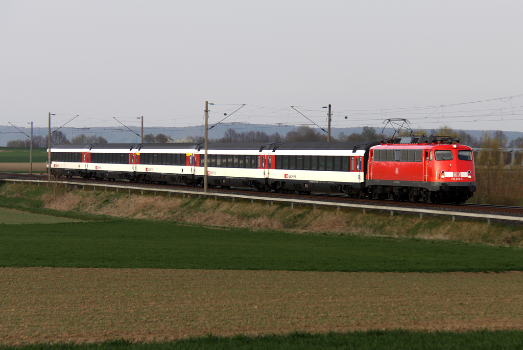 115 293-3 mit IC 283 von Stuttgart nach Zürich bei Gäufelden 30.03.2014
