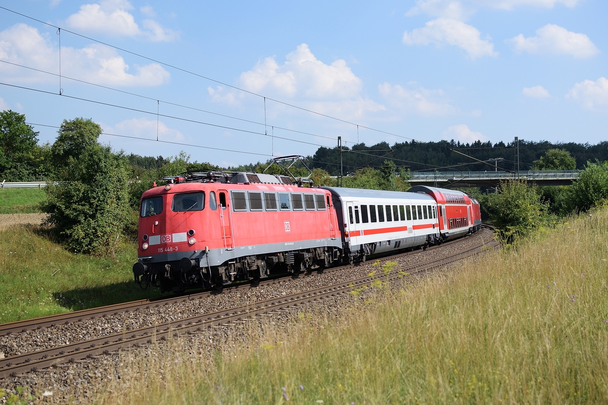 115 448 bespannte am 24. Juli 2018 PbZ 2460. Aufgenommen zwischen Beimerstetten und Westerstetten.