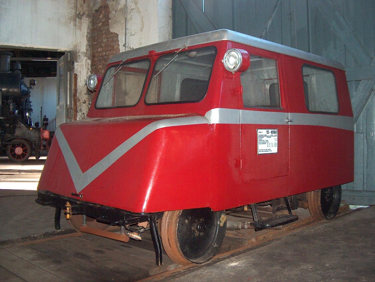 12-4984 am 18.09.2005 im Bayerischen Eisenbahnmuseum in Nördlingen