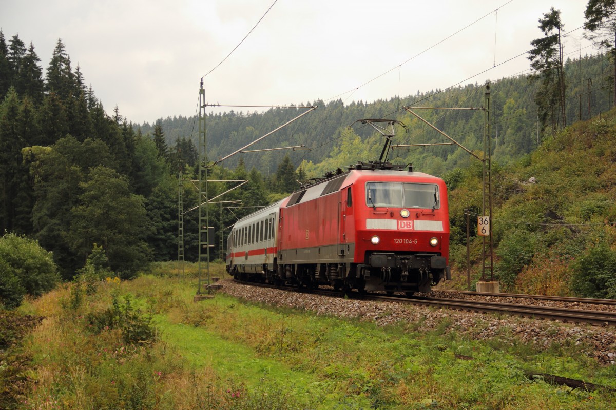 120 104-5 DB bei Förtschendorf am 06.09.2015.