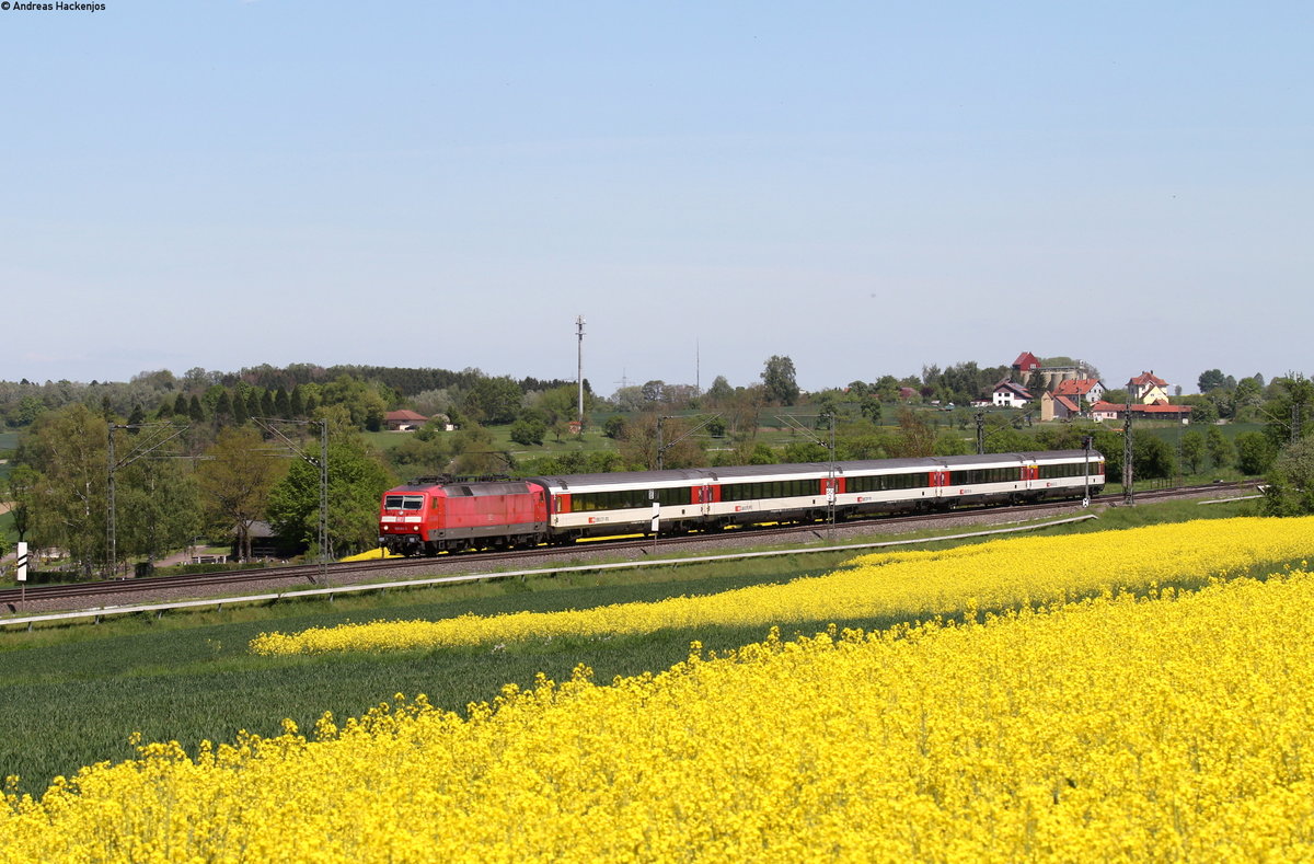120 104-5 mit dem IC 187 (Stuttgart Hbf-Zürich HB) bei Eutingen 16.5.17