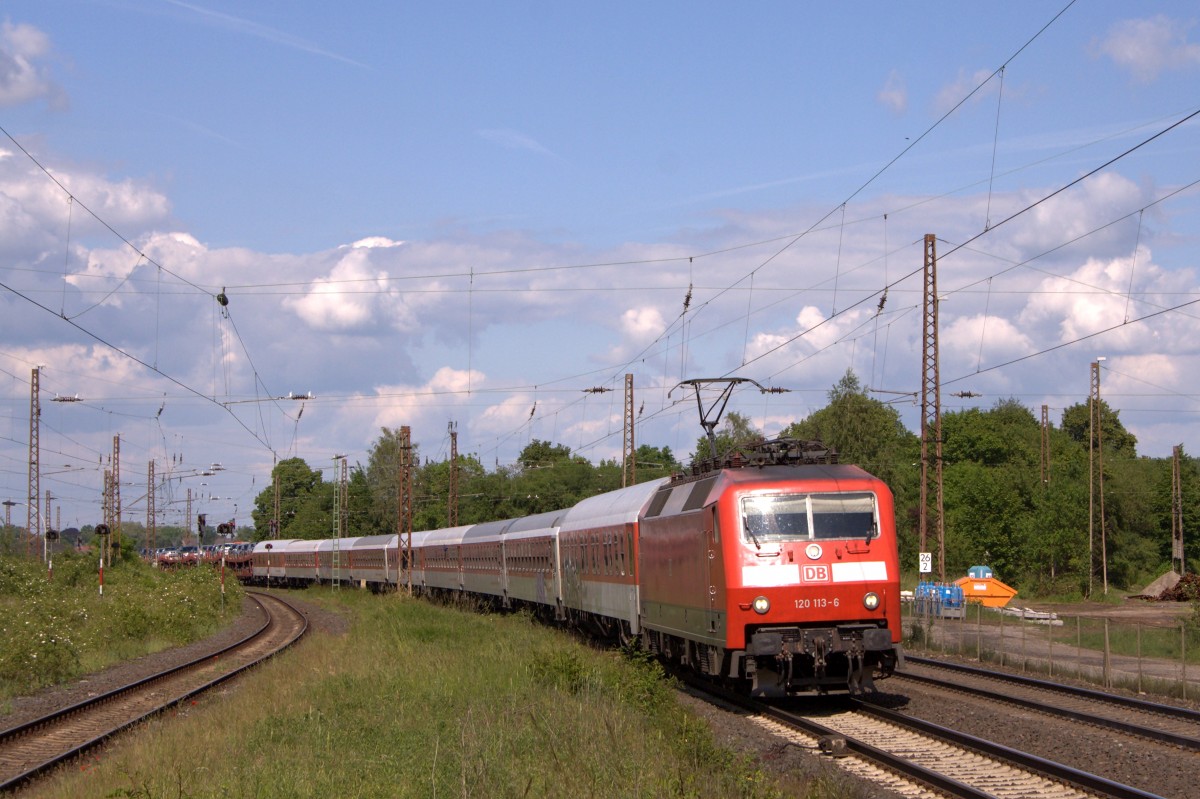 120 113-6 fährt am 30.05.2014 mit AZ 13371 durch Nordstemmen