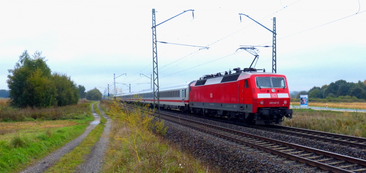 120 140-9 schiebt ihren Intercity Richtung Bamberg (zwischen Hallstadt und Breitengüßbach) 12.10.2013