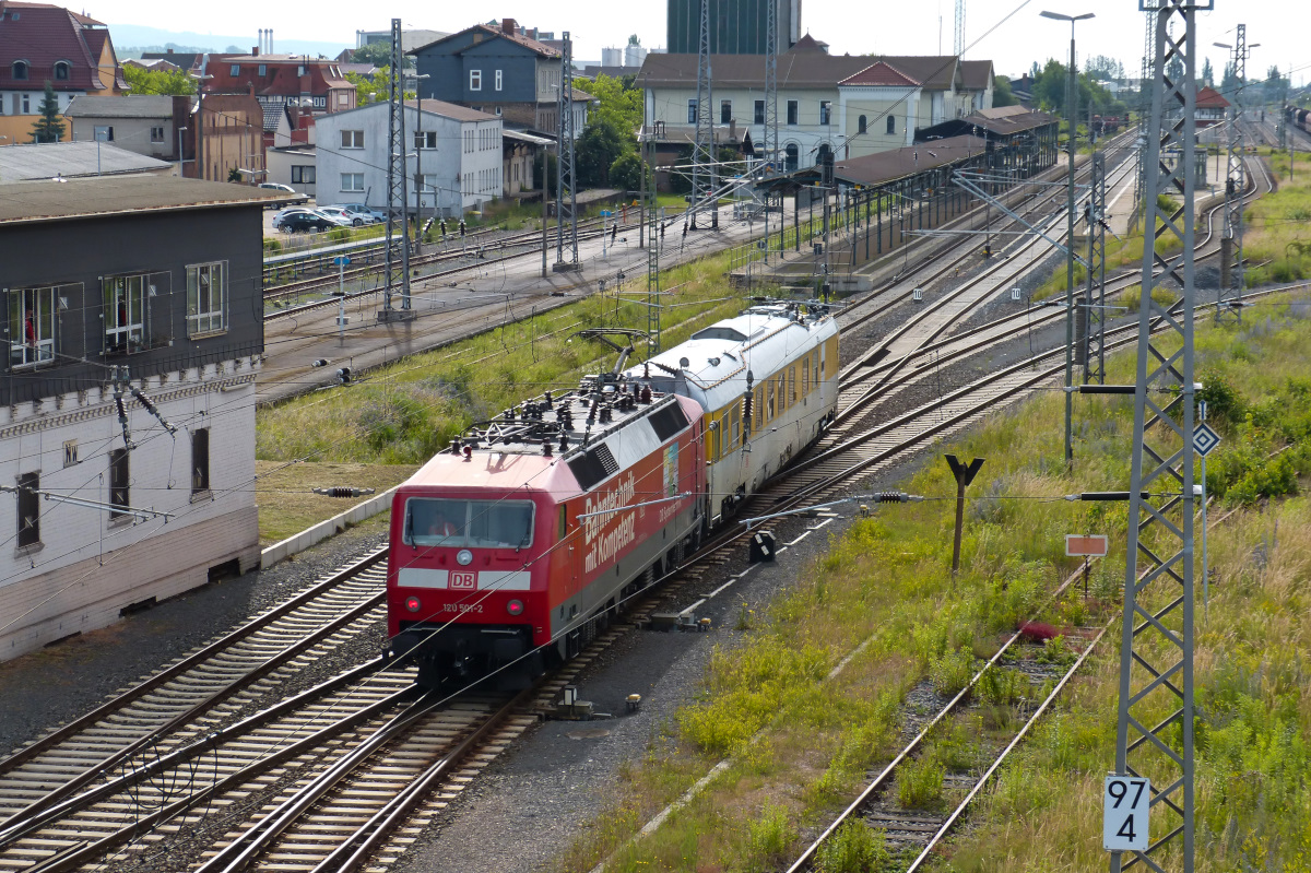 120 501-2 mit Messzug bei der Einfahrt in den Bahnhof Nordhausen. Nordhausen 16.06.2016