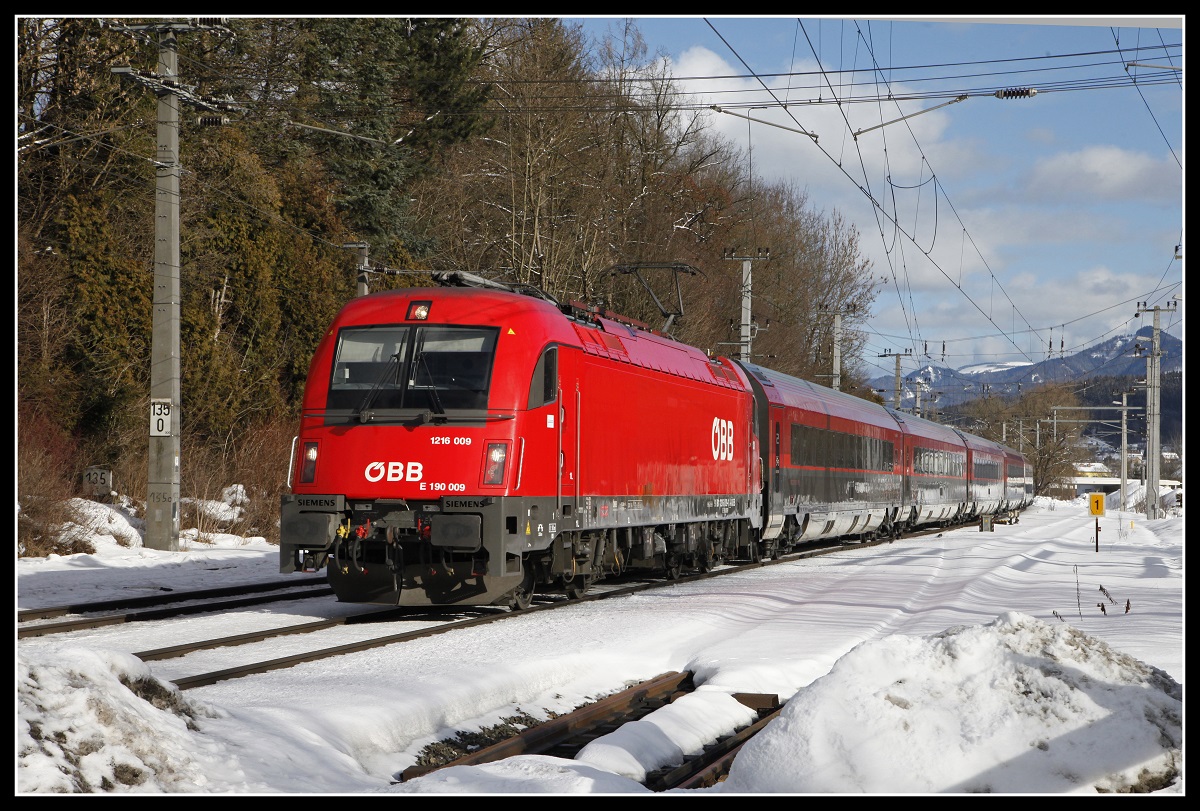 1216 009 mit RJ133 in Wartberg im Mürztal am 29.01.2019.